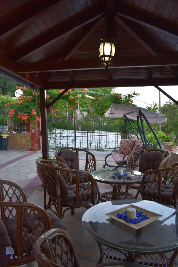 Ferienwohnung Gardenos Mamas Reas Vitaládes Exterior foto